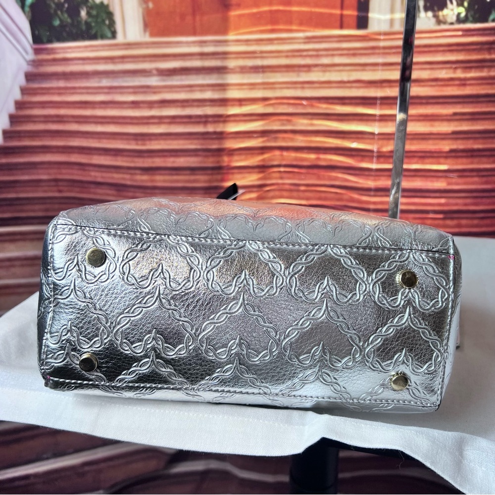 NWT Betsey Johnson Shop Around The Clock Tote, Silver, Heart Logo, Crossbody - Picture 4 of 16